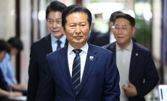 최고위 회의 참석하는 정청래 대표