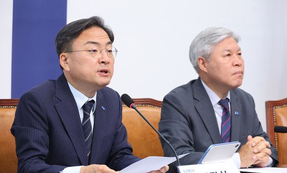 모두발언하는 신장식 권한대행