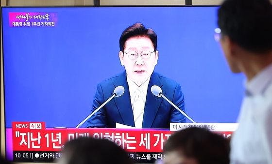 취임 1주년 기자회견하는 이재명 대통령