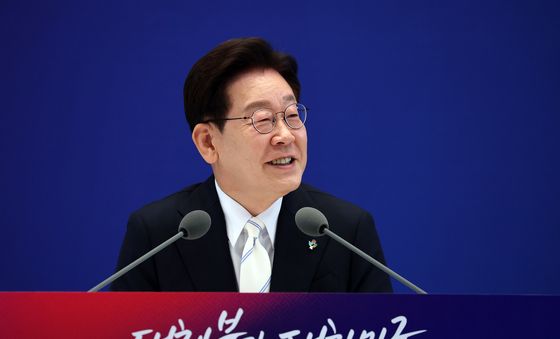 이재명 대통령 '취재진 질문에 답변'