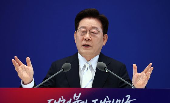 이재명 대통령 '취재진 질문에 답변'