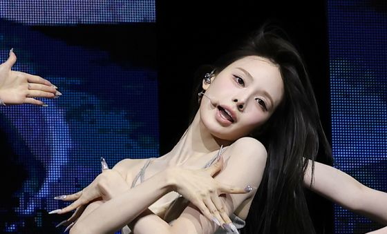 방지민, 천상 연예인