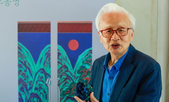 '일월오봉병' 재현한 권오창 화백