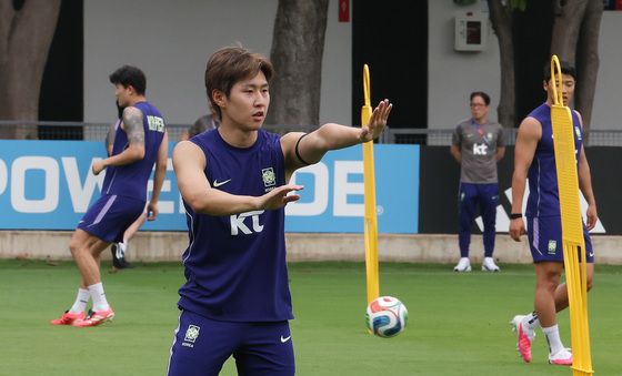 훈련하는 이강인