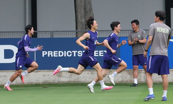 전력질주하는 황인범·이재성·설영우