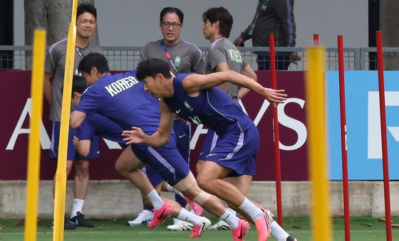 전력질주하는 손흥민