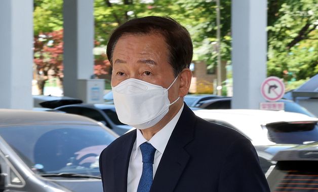'국감 위증 혐의' 류희림 전 방심위원장, 첫 재판 출석