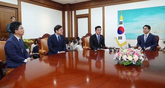 강훈식 비서실장, 조정식 국회의장 예방