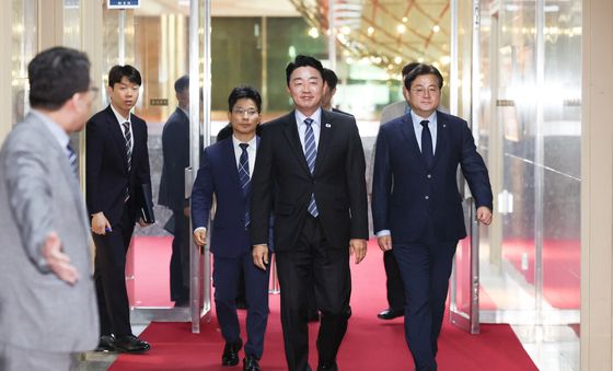 국회 찾은 강훈식 비서실장과 홍익표 정무수석