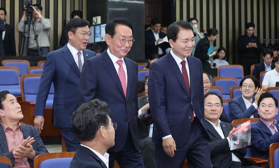 초·재선 의원 초청 간담회 참석하는 국민의힘 원내대표 후보