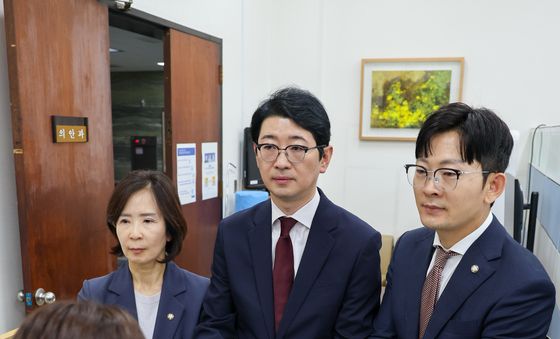 투표용지 부족 사태 진상규명 특검법 제출하는 국힘