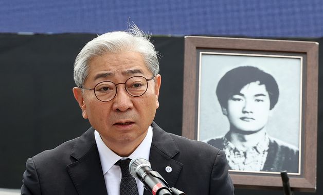 추모사 하는 윤동섭 연세대 총장