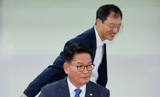 이재명 정부 2년차 맞이 포럼 참석한 송영길·김상욱