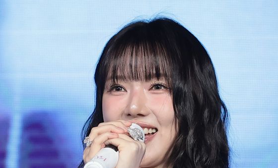 예린, 네 번재 미니 앨범 '리치 유'로 컴백