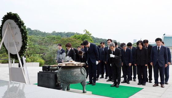 현충원 찾은 오세훈 시장과 구청장들···'민선 9기 출범'