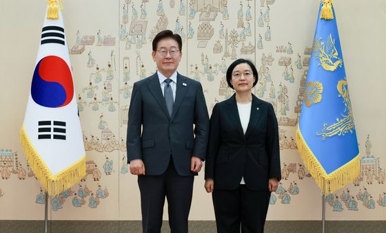 기념촬영 하는 이재명 대통령·한성숙 총리