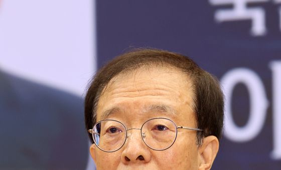 기조강연하는 이석연 위원장