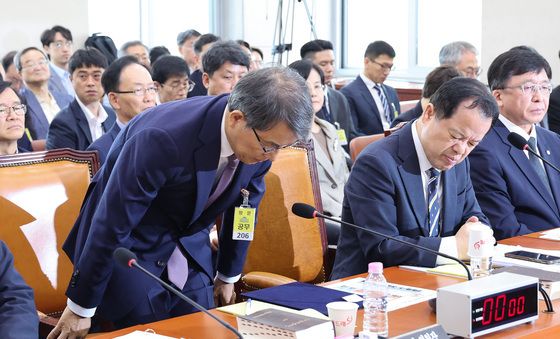 고개 숙인 노태악 전 선관위원장