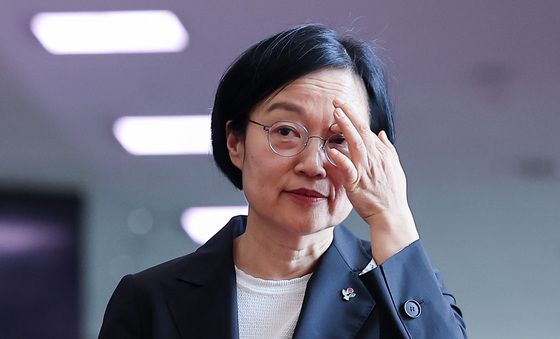집무실 향하는 한성숙 신임 총리