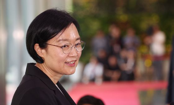 밝은 표정의 한성숙 총리
