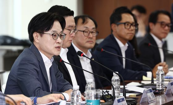 민관 합동간담회서 인사말 하는 김정관 산업부 장관