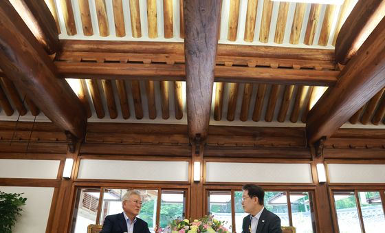 오찬 회동 갖는 이재명 대통령·문재인 전 대통령