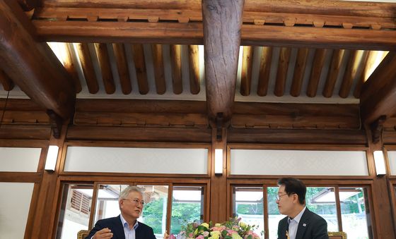 오찬 회동 갖는 이재명 대통령·문재인 전 대통령