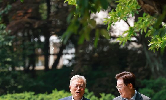 오찬 회동 이동하는 이재명 대통령·문재인 전 대통령