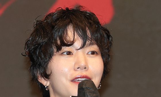 인사말 하는 이설