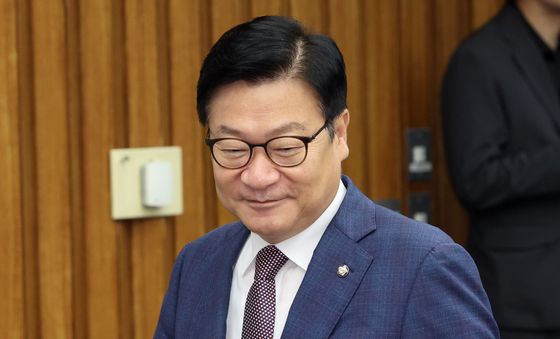 회의 참석하는 정점식 원내대표