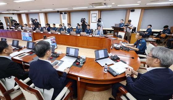 발언하는 유재성 직무대행