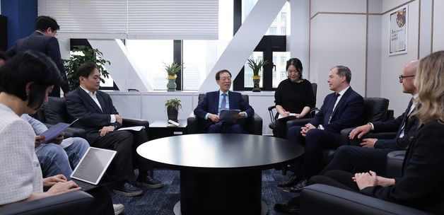 이석연 국민통합위원장, 콘라드 아데나워재단 사무총장 면담