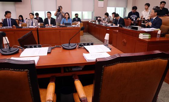 법사위소위, 국민의힘 불참