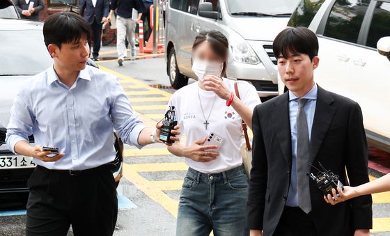 잠실 개표소 '올다르크' 경찰 출석