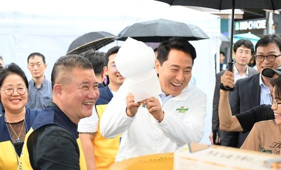 상봉먹자골목 찾은 오세훈 시장