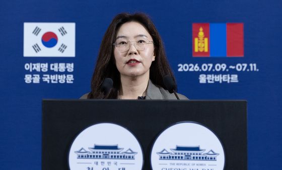 몽골 순방 일정 브리핑 하는 강유정 수석대변인