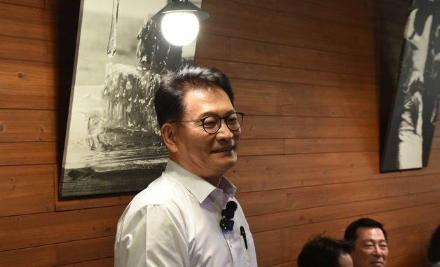 인사말 하는  송영길 의원