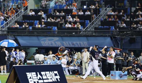 강백호, 올스타 홈런더비 우승
