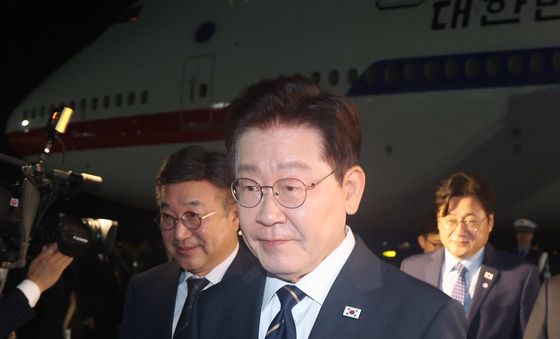 나토·몽골 순방 마치고 귀국하는 이재명 대통령