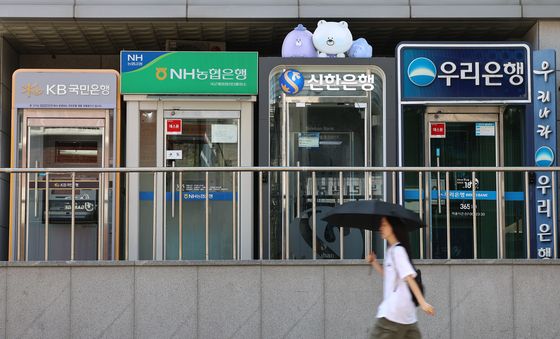 고삐 풀린 은행 가계대출…5대은행 총량 80% 소진