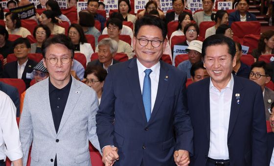 한자리에 모인 당권 주자들