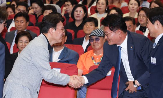 인사하는 김민석·송영길
