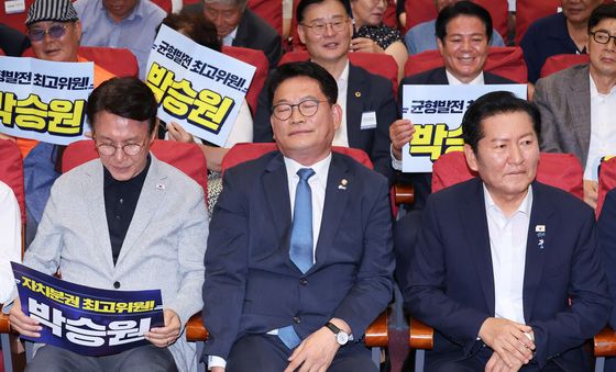 생각 잠긴 민주당 당권 주자들