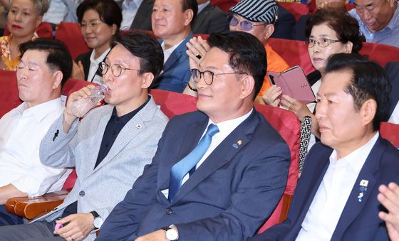전국자치분권민주지도자회의 참석한 민주당 대표 후보들
