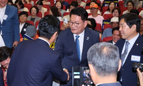 인사하는 정청래·송영길 후보