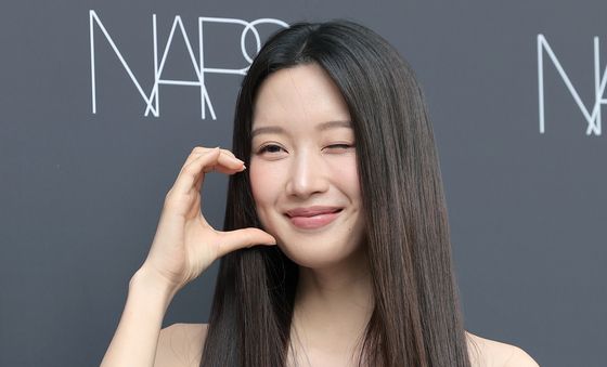문가영, 사랑스러운 윙크