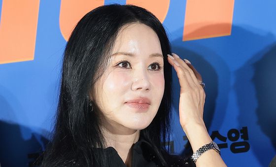 엄정화, 세월 거스르는 아름다움