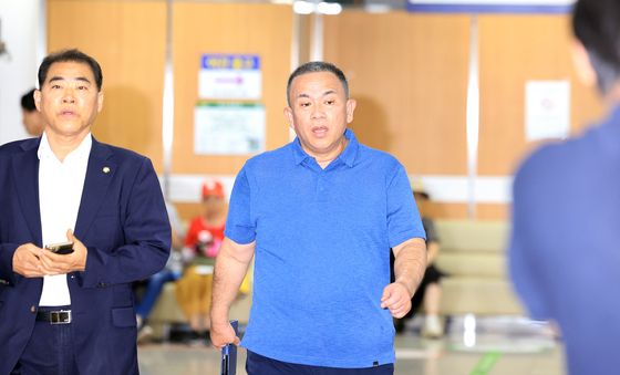 법정 향하는 명태균