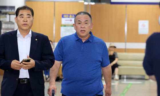 법정 향하는 명태균