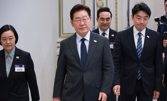 국가재정전략회의 입장하는 이재명 대통령